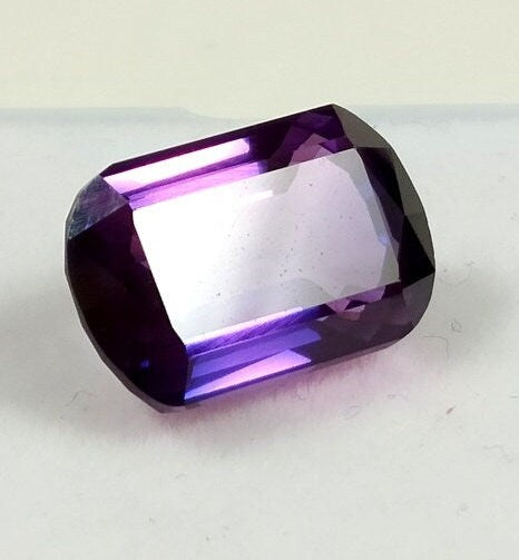 Alexandrite purple to on sale blue